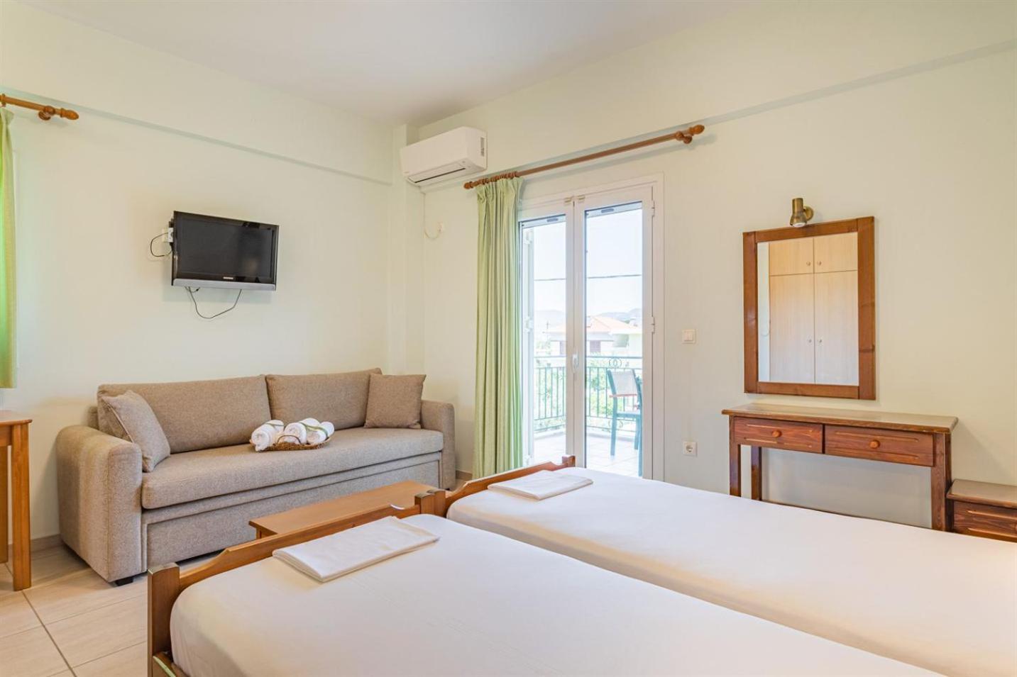 Vasiliki Apartments Stoúpa Exteriér fotografie